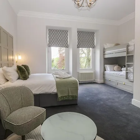 Brettargh Holt Mansion Sleeping 32 Hébergement de vacances Kendal